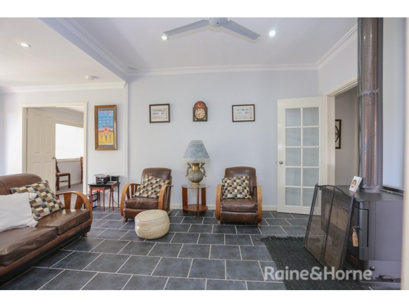 10 Torch Street, South Bathurst NSW 2795