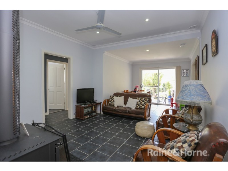 10 Torch Street, South Bathurst NSW 2795