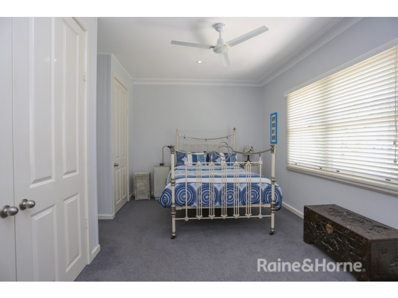 10 Torch Street, South Bathurst NSW 2795