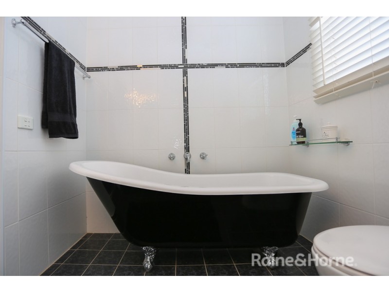 10 Torch Street, South Bathurst NSW 2795