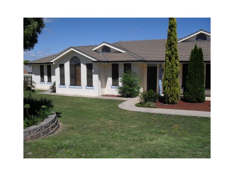 36  McBrien Drive, Bathurst NSW 2795