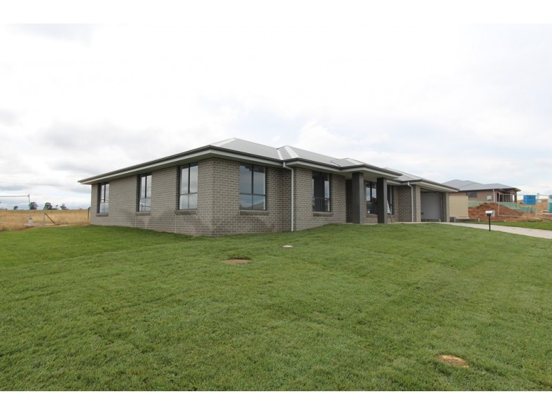 87 Basalt Way, Kelso NSW 2795