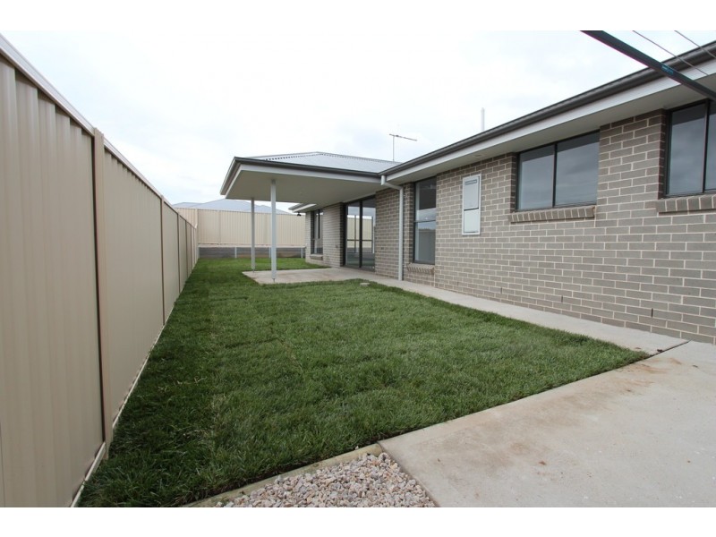 87 Basalt Way, Kelso NSW 2795