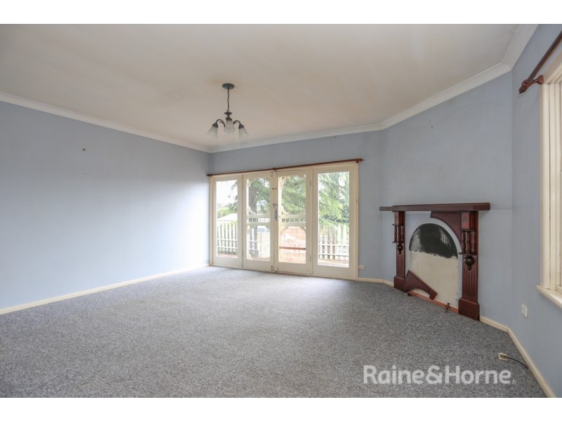 122 Sydney Road, Kelso NSW 2795