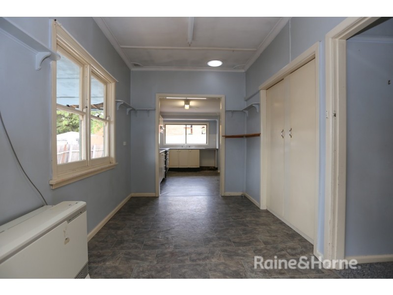 122 Sydney Road, Kelso NSW 2795