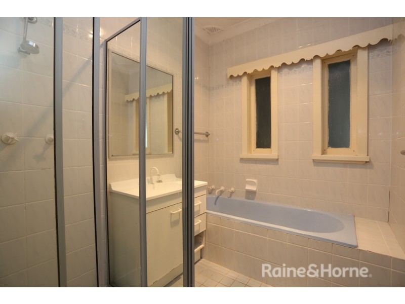 122 Sydney Road, Kelso NSW 2795