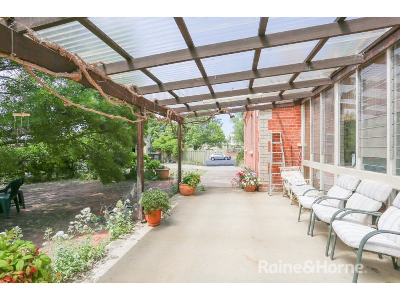 11 Busby Street, South Bathurst NSW 2795