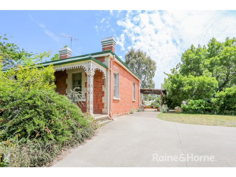 11 Busby Street, South Bathurst NSW 2795