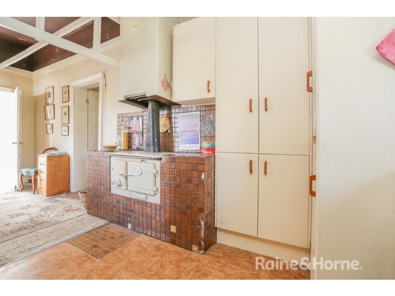 11 Busby Street, South Bathurst NSW 2795