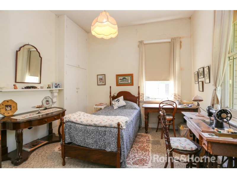 11 Busby Street, South Bathurst NSW 2795