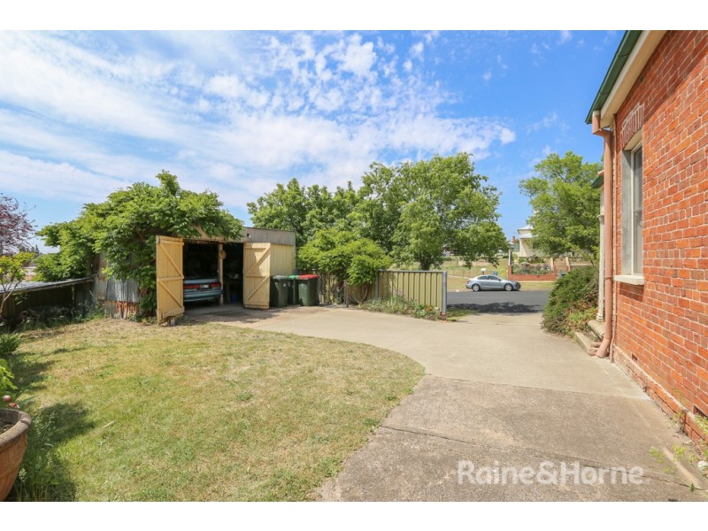 11 Busby Street, South Bathurst NSW 2795