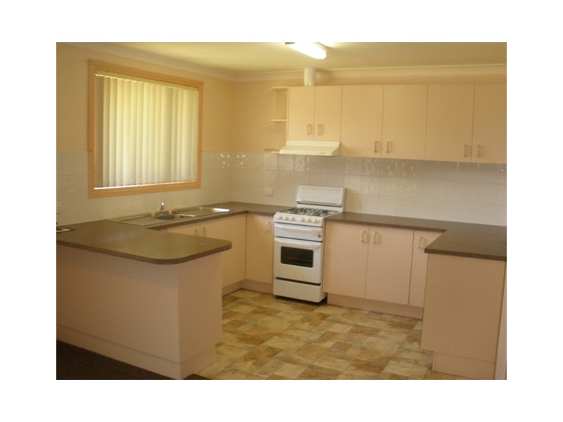 2/259 Bentinck St, Bathurst NSW 2795