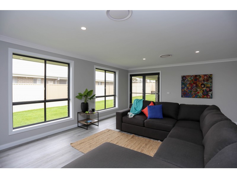 12 Ignatius Place, Kelso NSW 2795