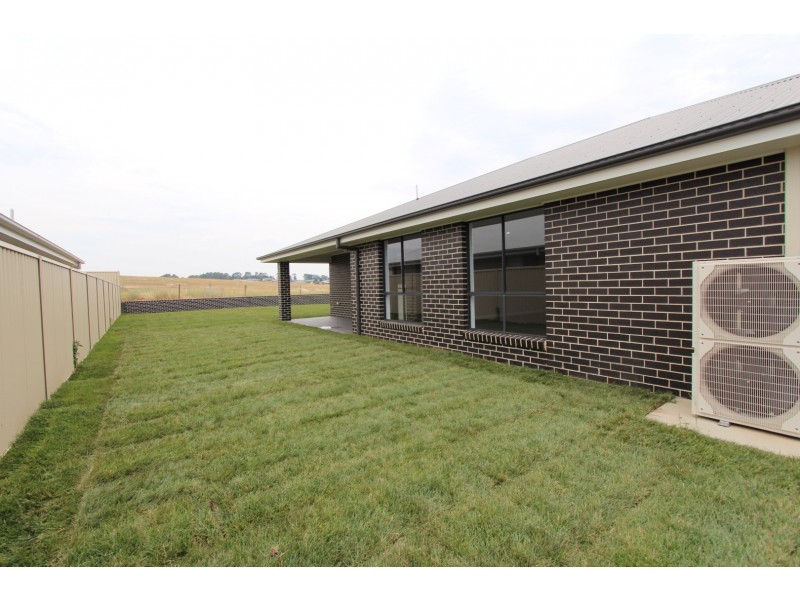 12 Ignatius Place, Kelso NSW 2795