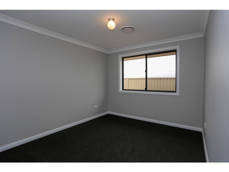 12 Ignatius Place, Kelso NSW 2795