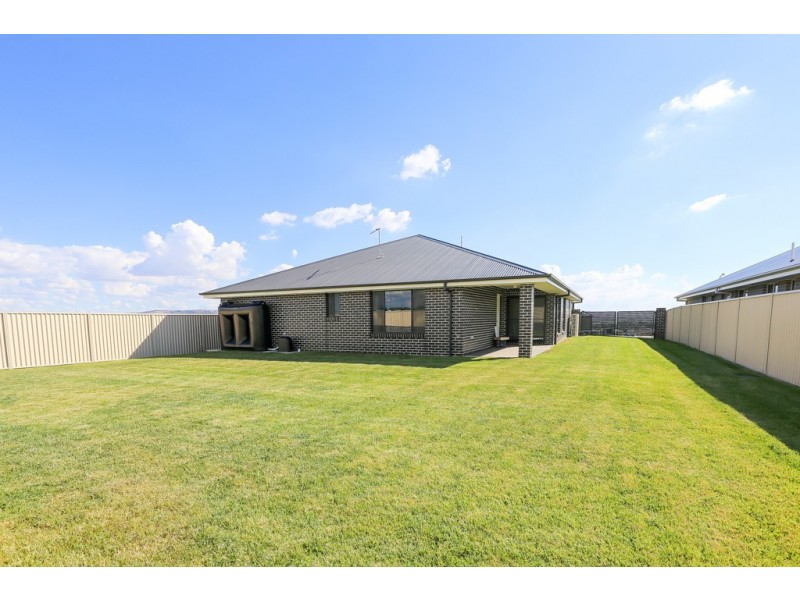 12 Ignatius Place, Kelso NSW 2795