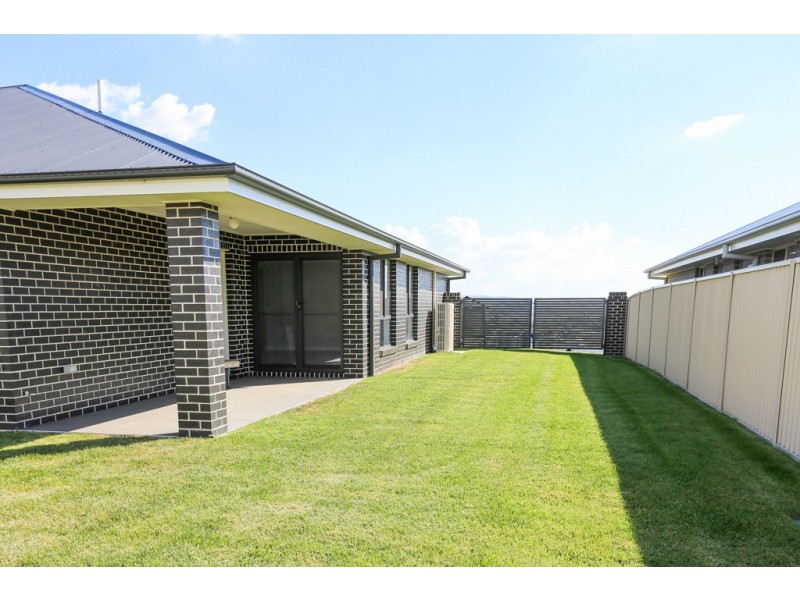 12 Ignatius Place, Kelso NSW 2795