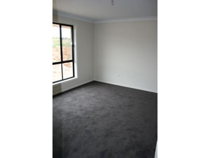 5 Adam St, Bathurst NSW 2795