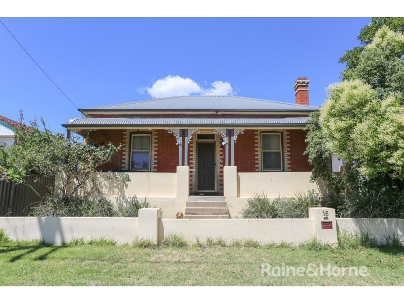 16 Vittoria Street, Bathurst NSW 2795