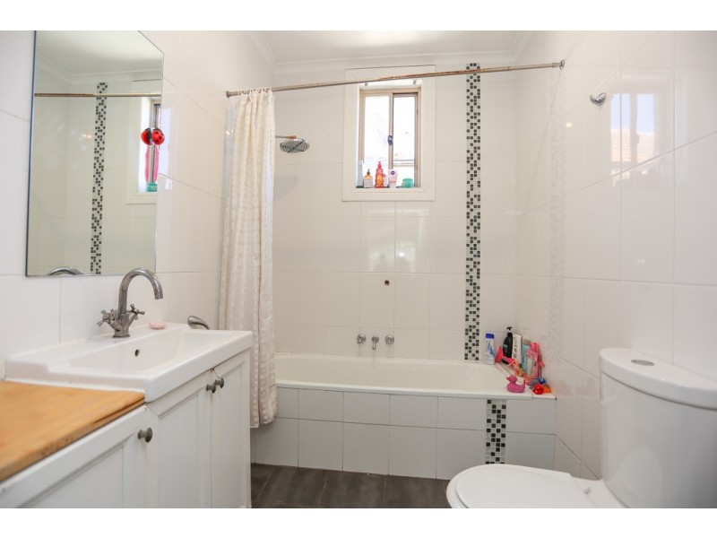 16 Vittoria Street, Bathurst NSW 2795