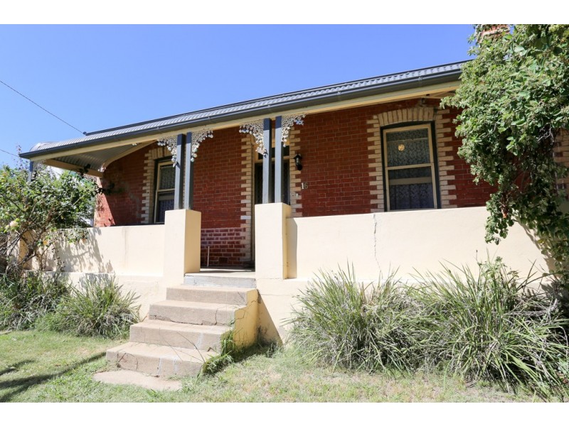 16 Vittoria Street, Bathurst NSW 2795