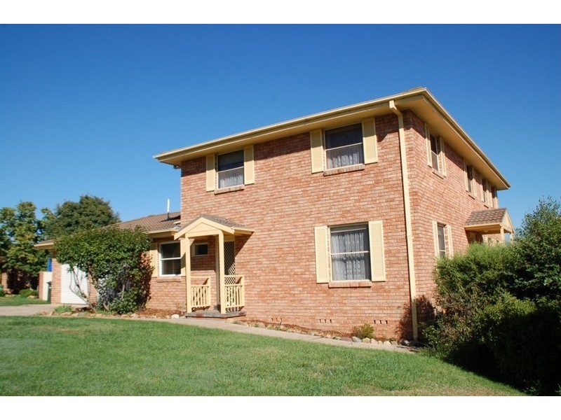 42  Pellion Place, Bathurst NSW 2795