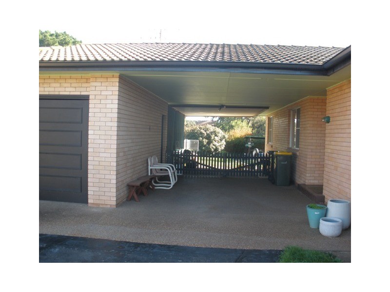 4 Miriyan Dr, Kelso NSW 2795