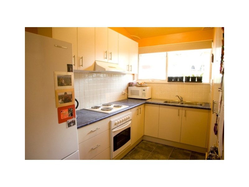 4 Middlemiss Pl, Bathurst NSW 2795