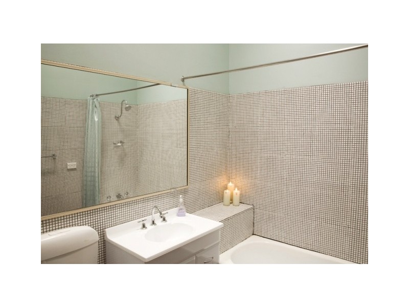 4 Middlemiss Pl, Bathurst NSW 2795