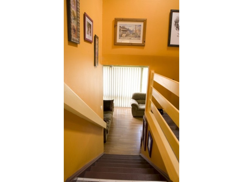 4 Middlemiss Pl, Bathurst NSW 2795