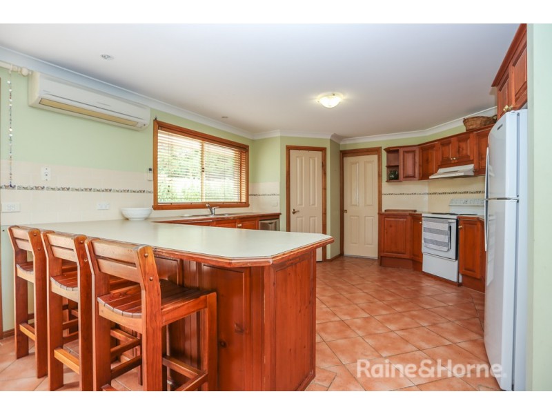 15 Glenhaven Crescent, Perthville NSW 2795