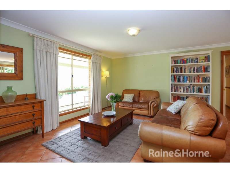 15 Glenhaven Crescent, Perthville NSW 2795