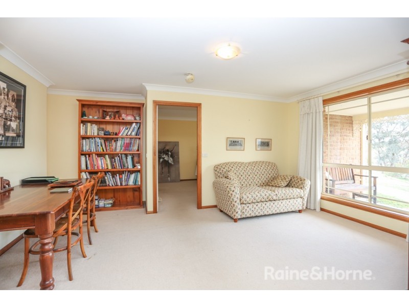 15 Glenhaven Crescent, Perthville NSW 2795