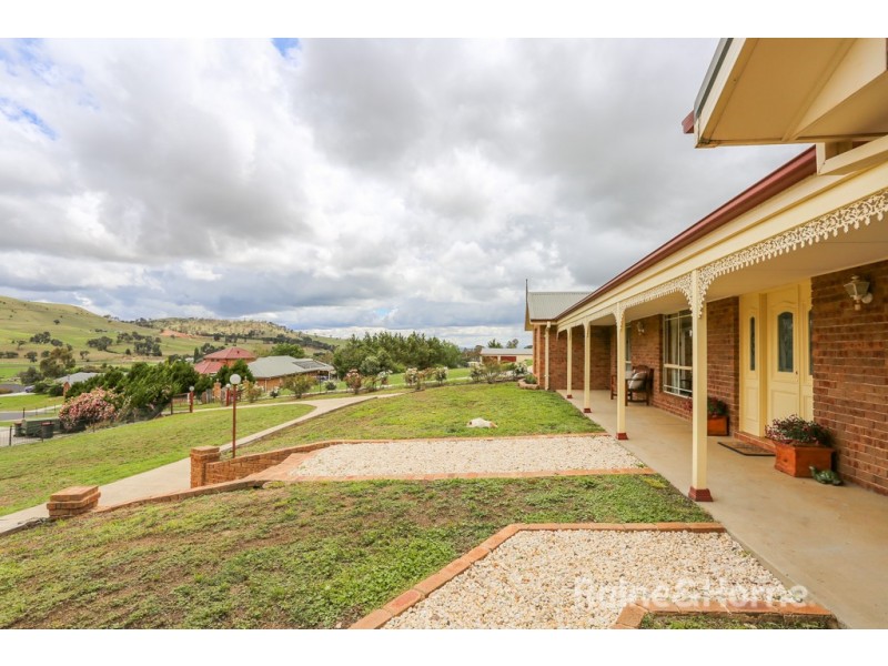 15 Glenhaven Crescent, Perthville NSW 2795