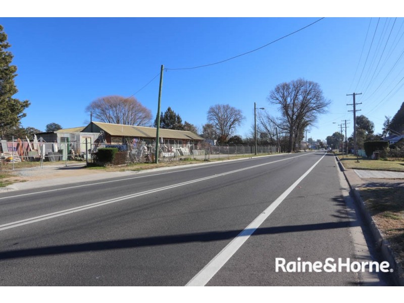 17 Vale Road, Bathurst NSW 2795