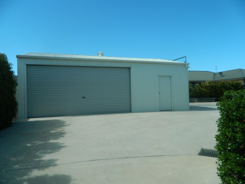 33 Emerald Dr, Kelso NSW 2795