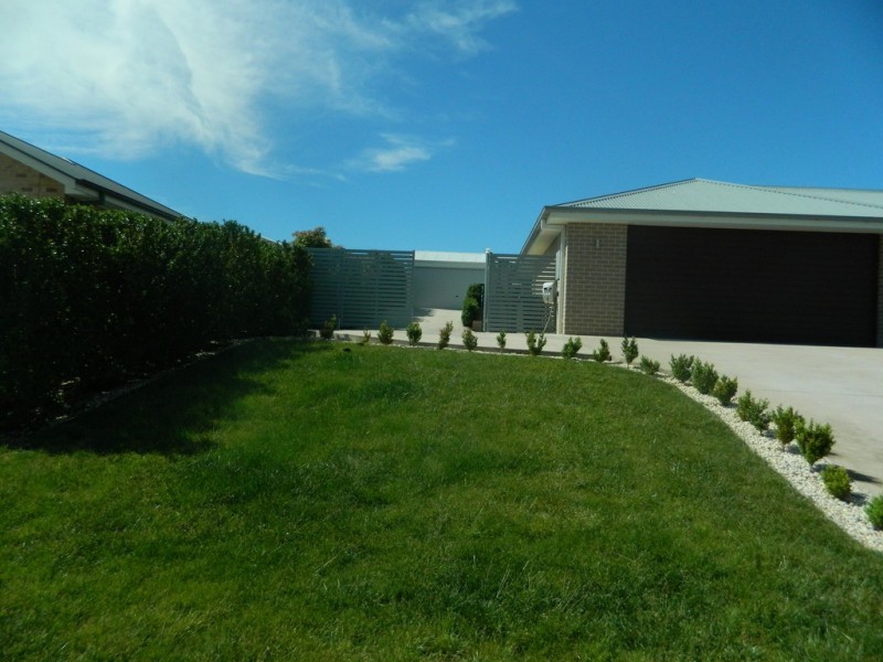 33 Emerald Dr, Kelso NSW 2795
