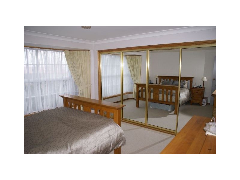 11 Abercrombie Dr, Bathurst NSW 2795