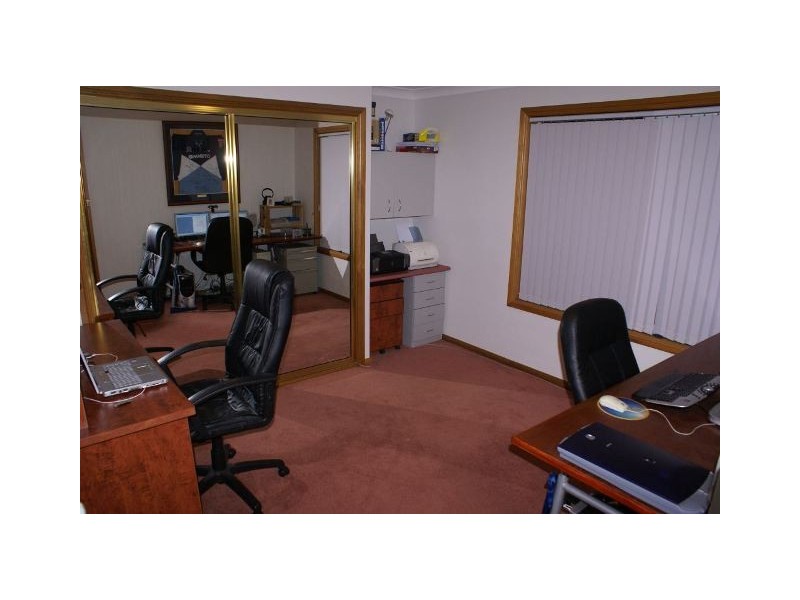 11 Abercrombie Dr, Bathurst NSW 2795