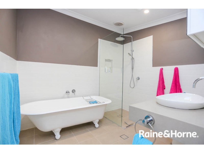 324 Howick Street, Bathurst NSW 2795