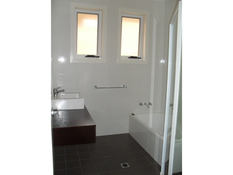 14 RANKIN, Bathurst NSW 2795