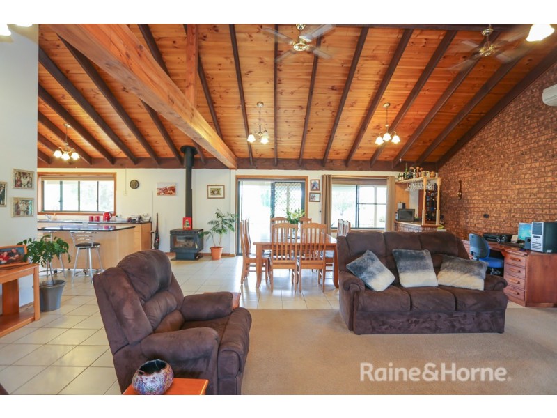 59 Woodside Drive, Mount Rankin NSW 2795