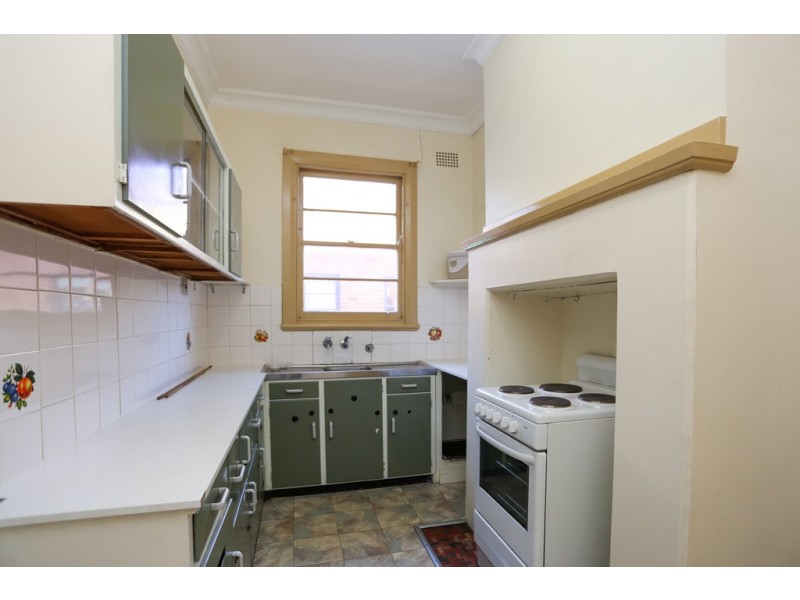16 Oakes Street, Bathurst NSW 2795