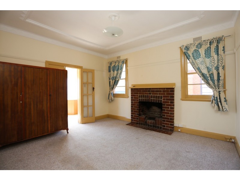16 Oakes Street, Bathurst NSW 2795