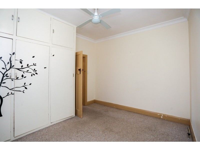 16 Oakes Street, Bathurst NSW 2795