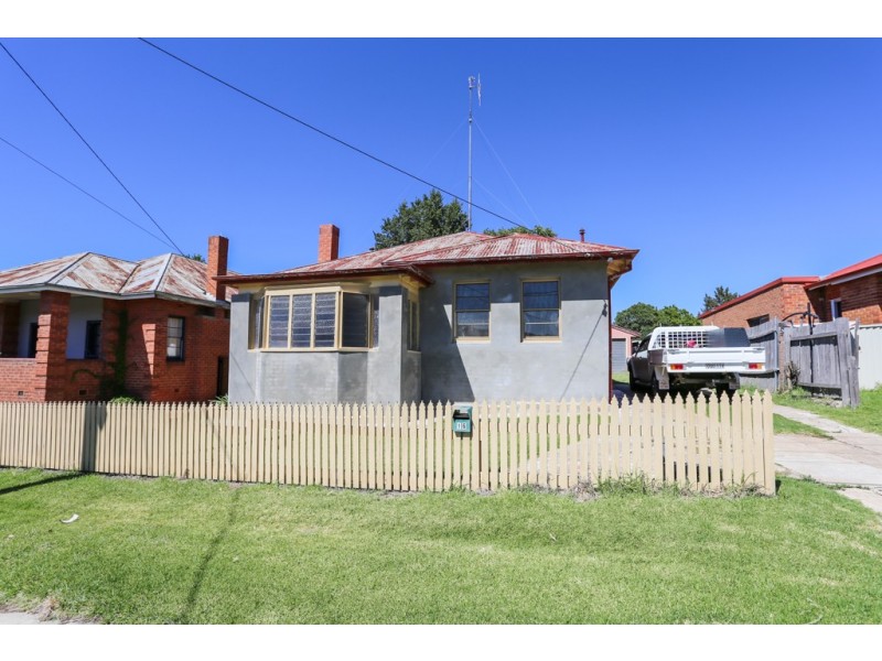 16 Oakes Street, Bathurst NSW 2795