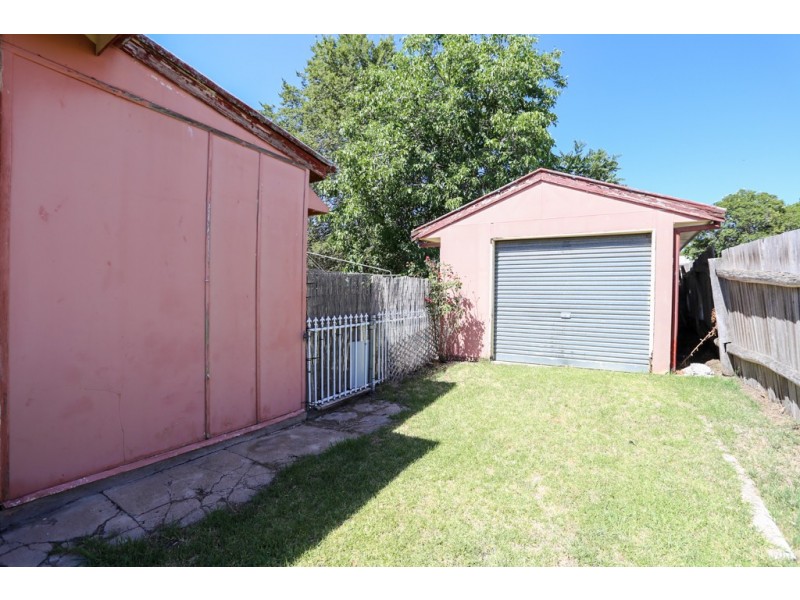 16 Oakes Street, Bathurst NSW 2795