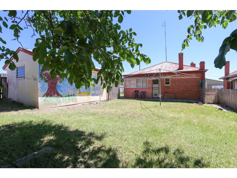 16 Oakes Street, Bathurst NSW 2795