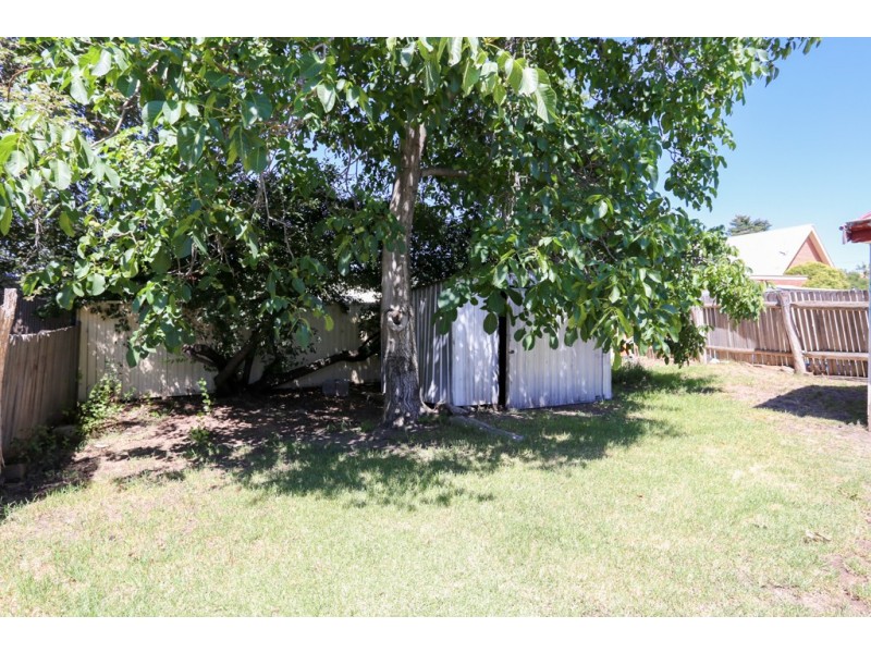 16 Oakes Street, Bathurst NSW 2795