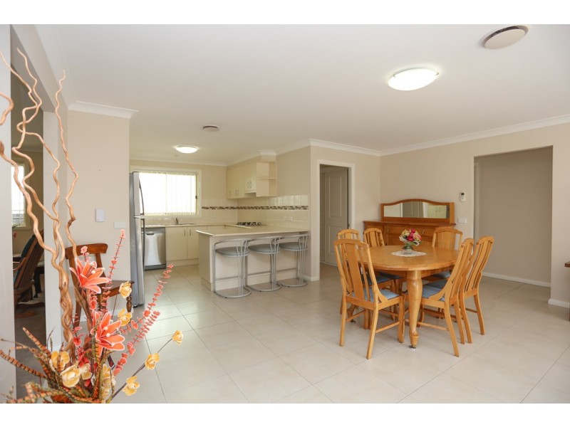 28a Rosemont Ave, Kelso NSW 2795